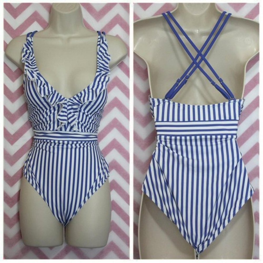 Super Cute Blue Ruffle Swimsuit Sz M New